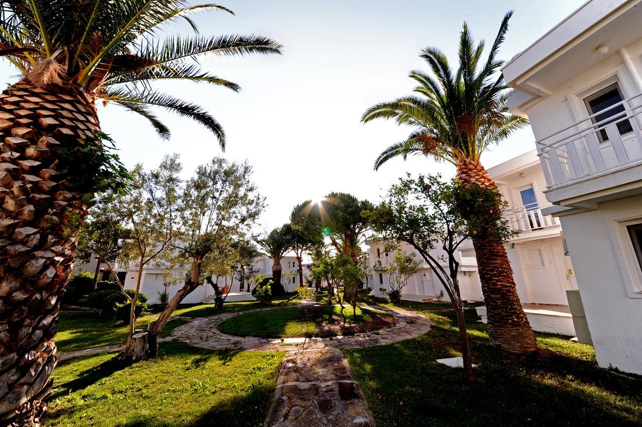 Hanedan Flora Apart Hotel Foça Exterior foto